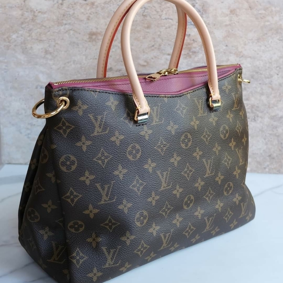 💯% AUTH Louis Vuitton Monogram Pallas MM - Picture 5 of 9